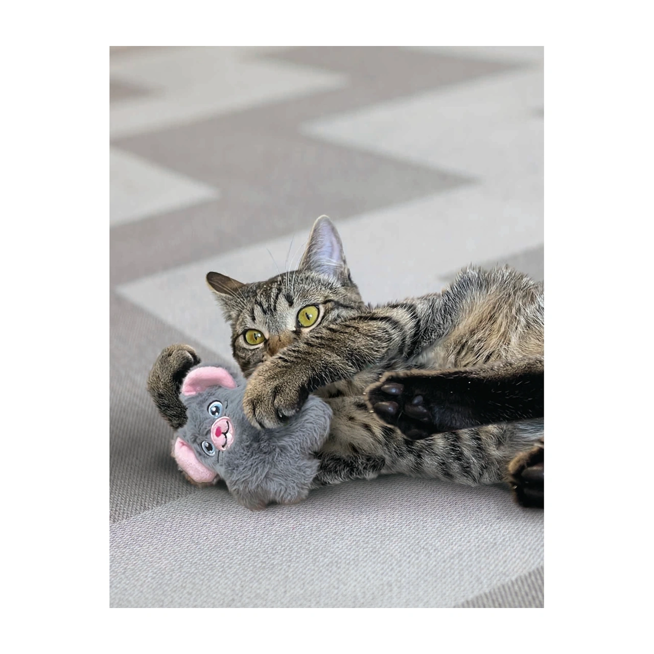 KONG Cat Snuzzles Mouse kattelegetøj 10 x 9 x 4 cm med catnip